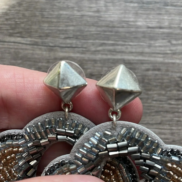 Stella & Dot Silver Bead Gray Dove Leather Lightweight Statement Earrings - Picture 7 of 7
